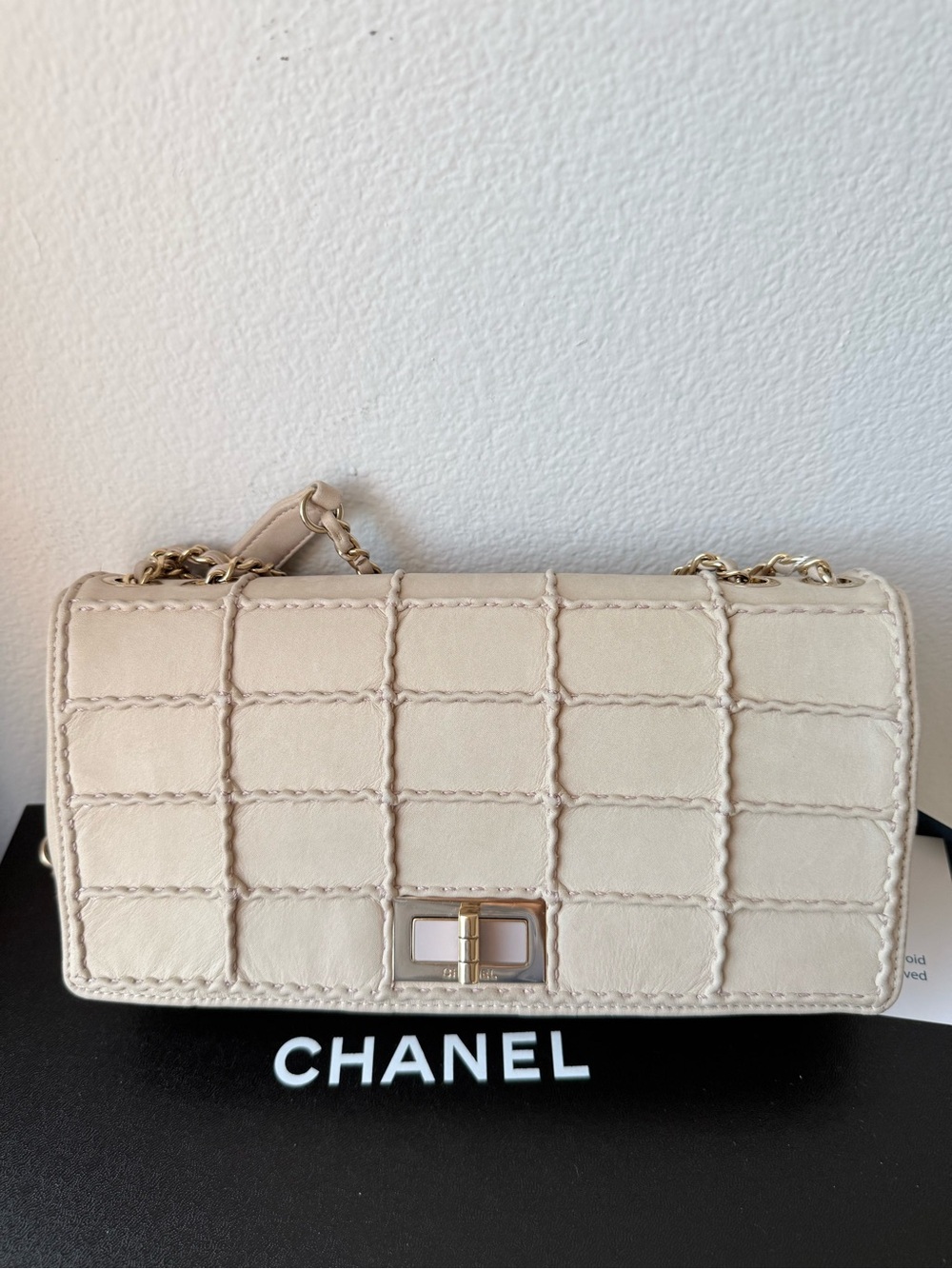 CHANEL 2016 Chocolate Bar Reissue Flap Bag Beige Gold HW Full Set